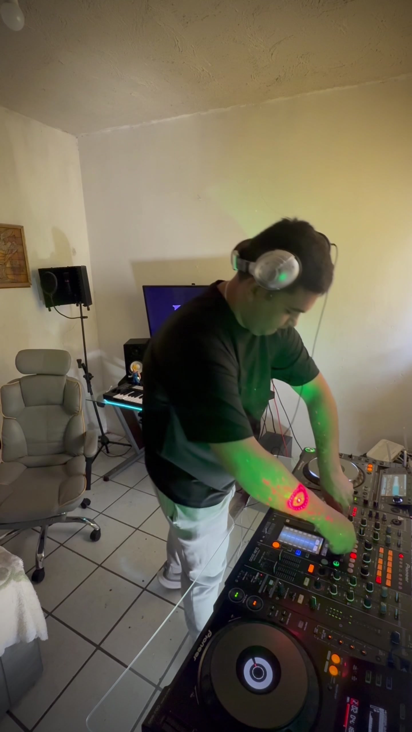 @FreakNoize