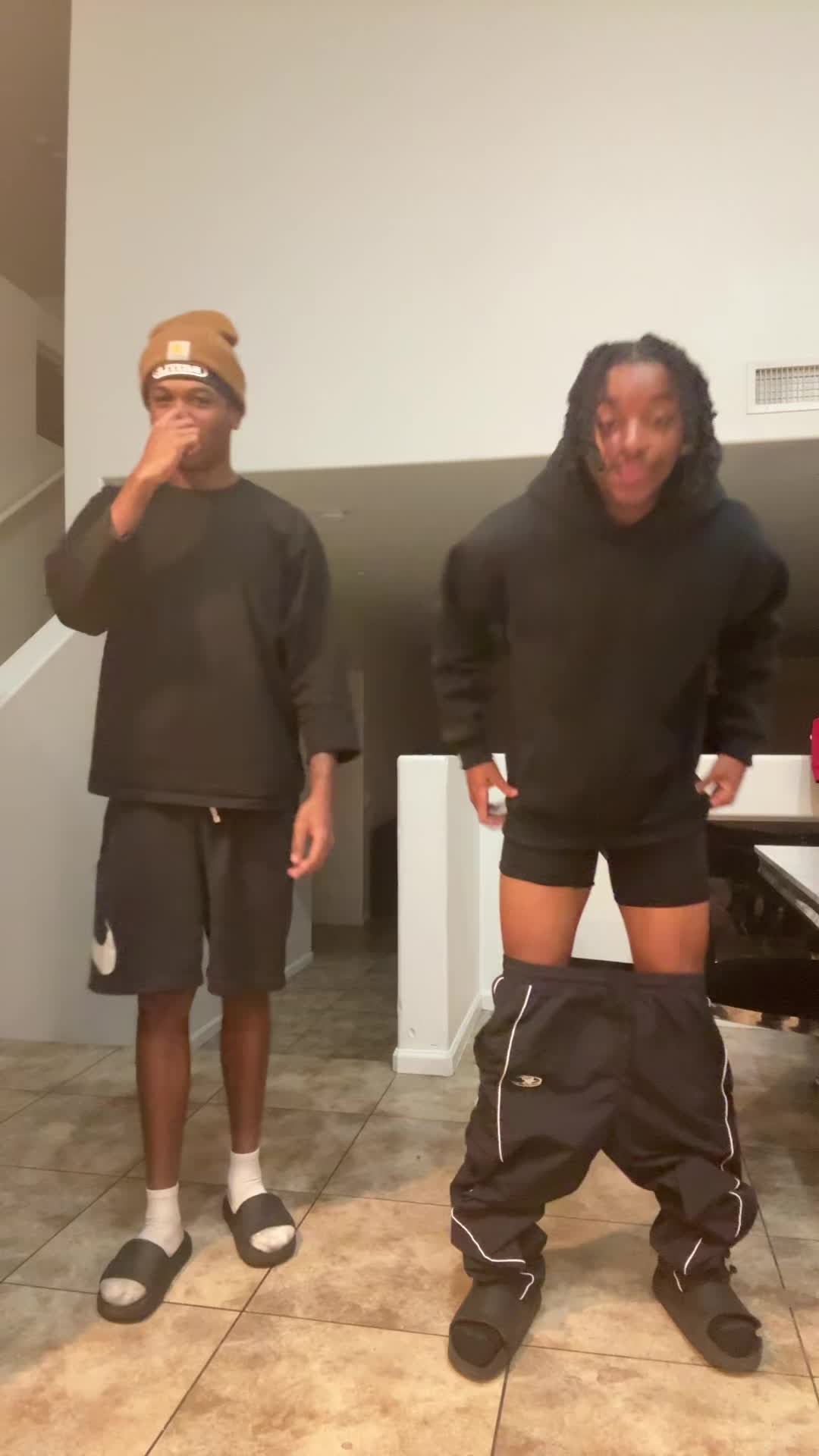 @ᶻ⁴