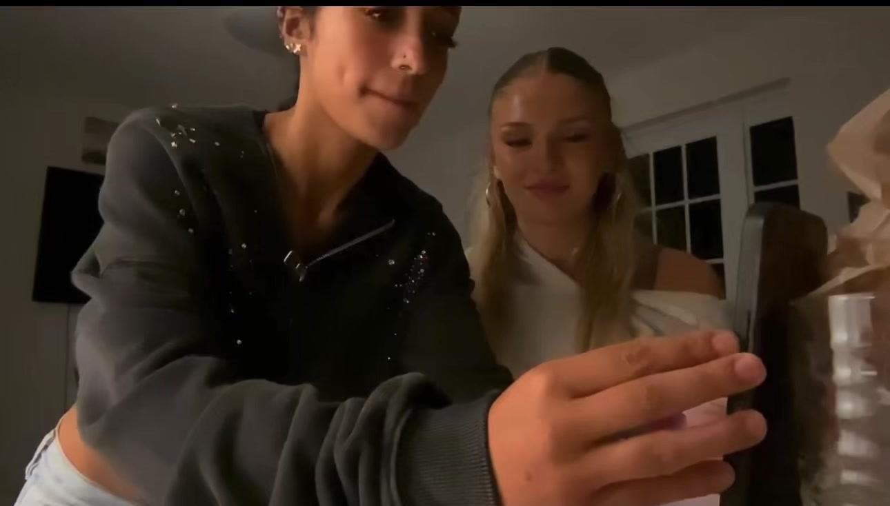 @izzyandalanna.archive