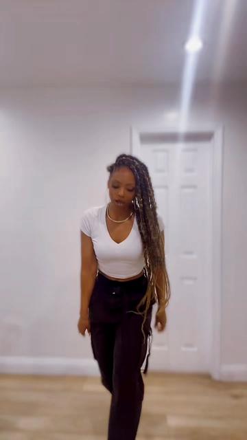 @queenderella1