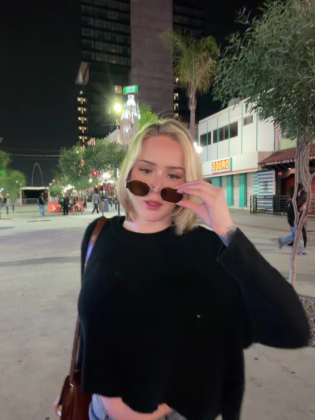 @anacruser_