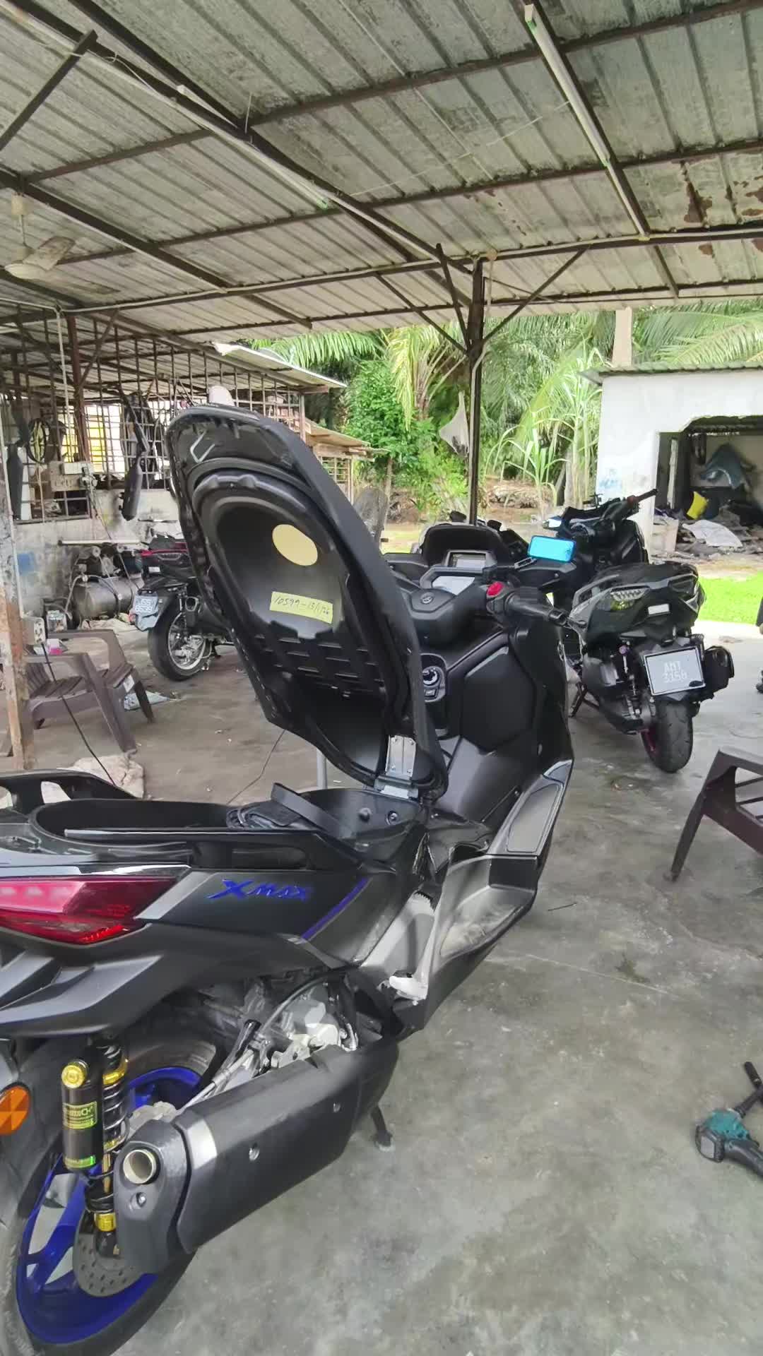 @ahli mesyuarat tingkap