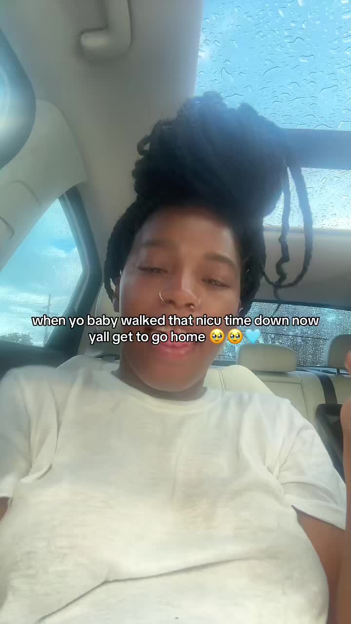 @MAYERAWAXX :)👅