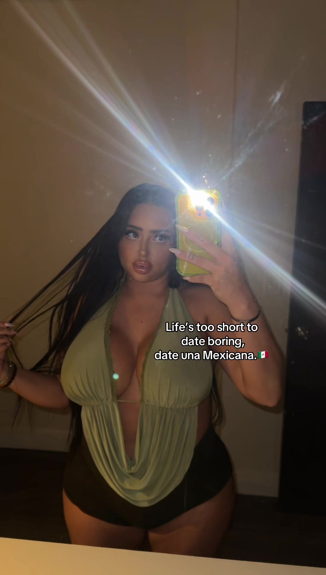 @zoeyfoxxofficial