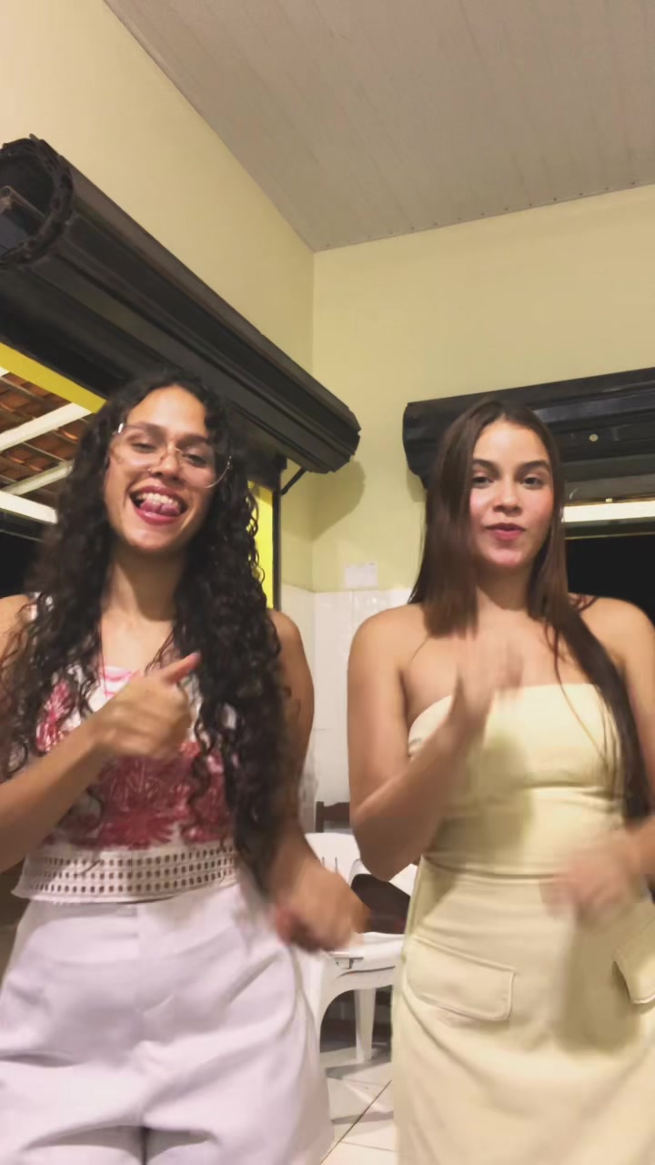 @Lara B