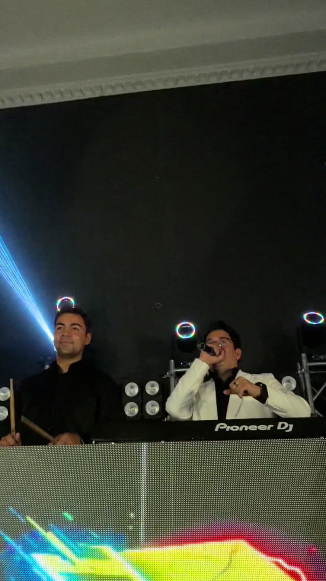 @DJ Gowshut