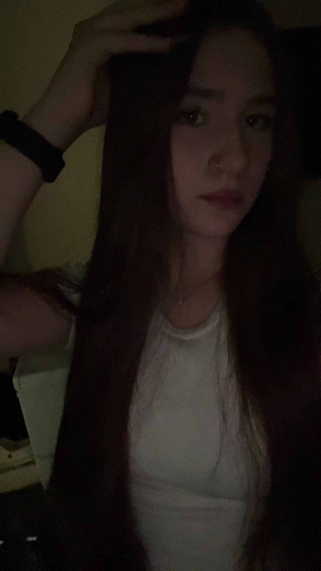 @V$$