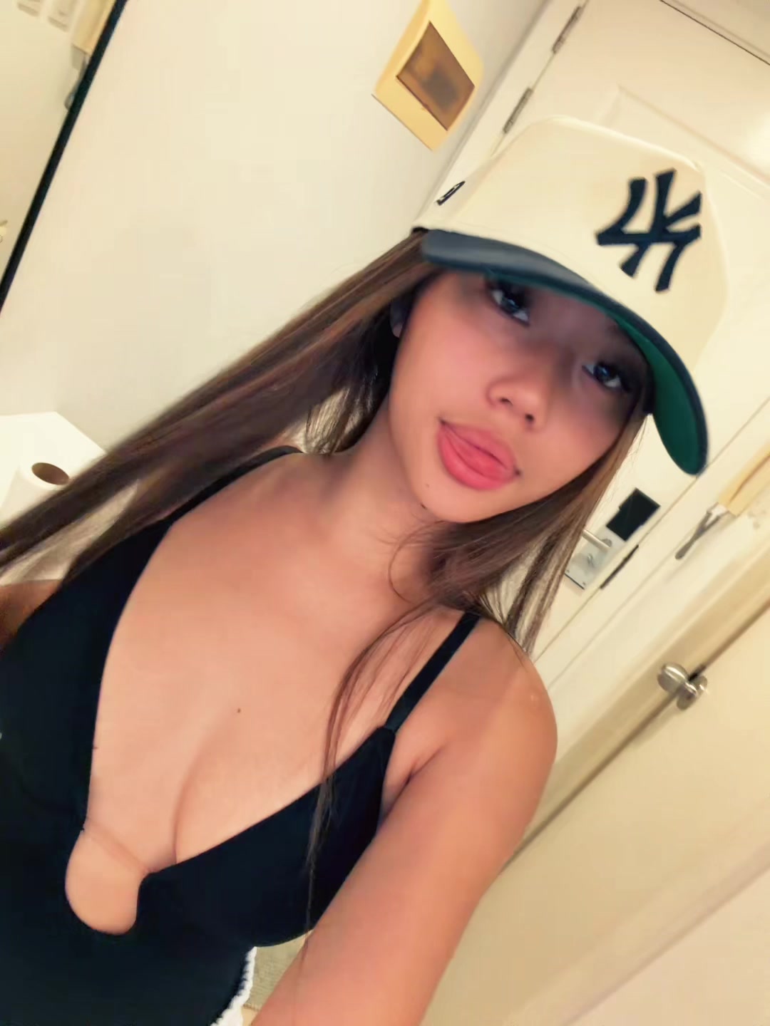 @Ella