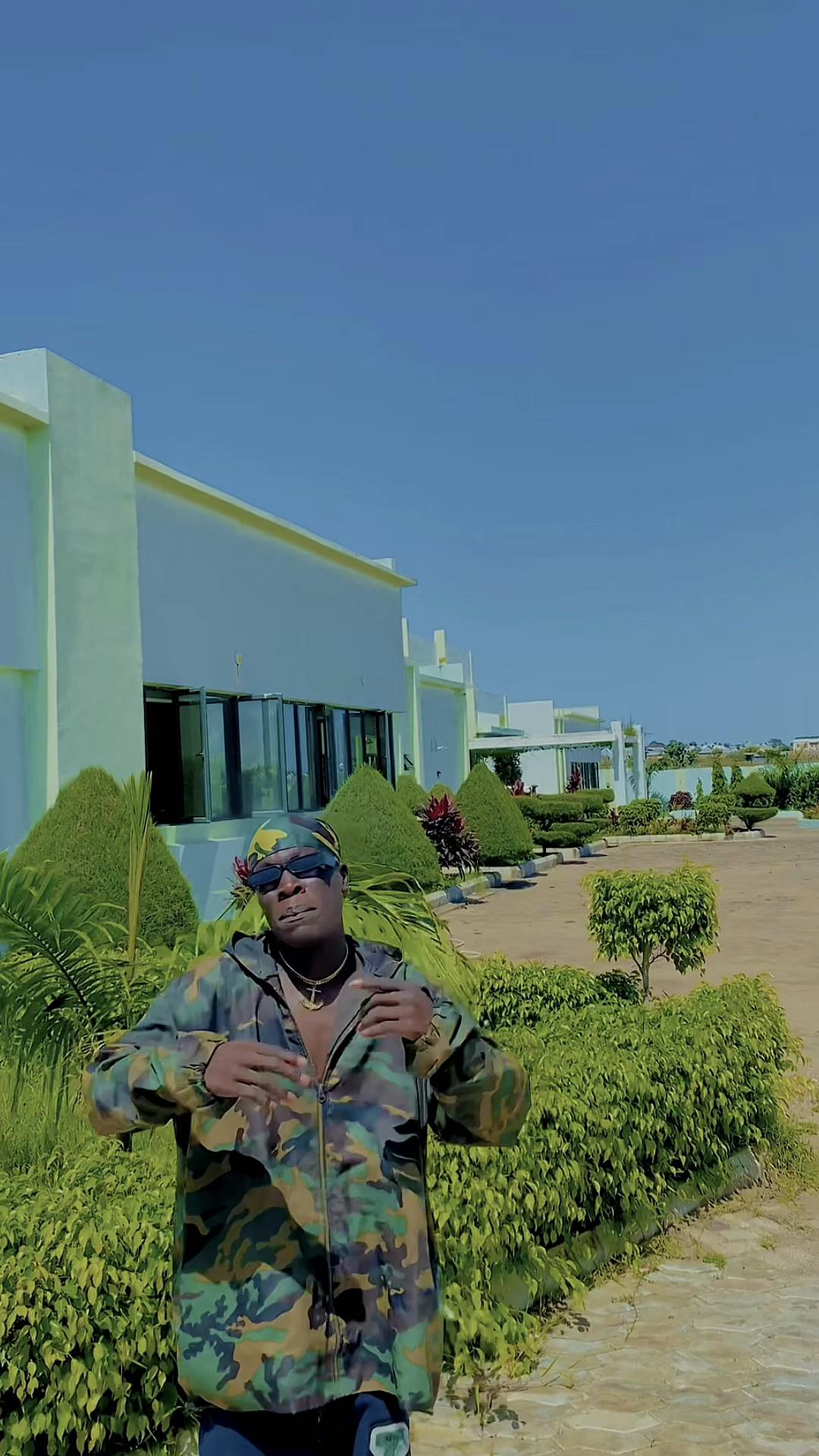 @🏝️Just Big Ola🏝️