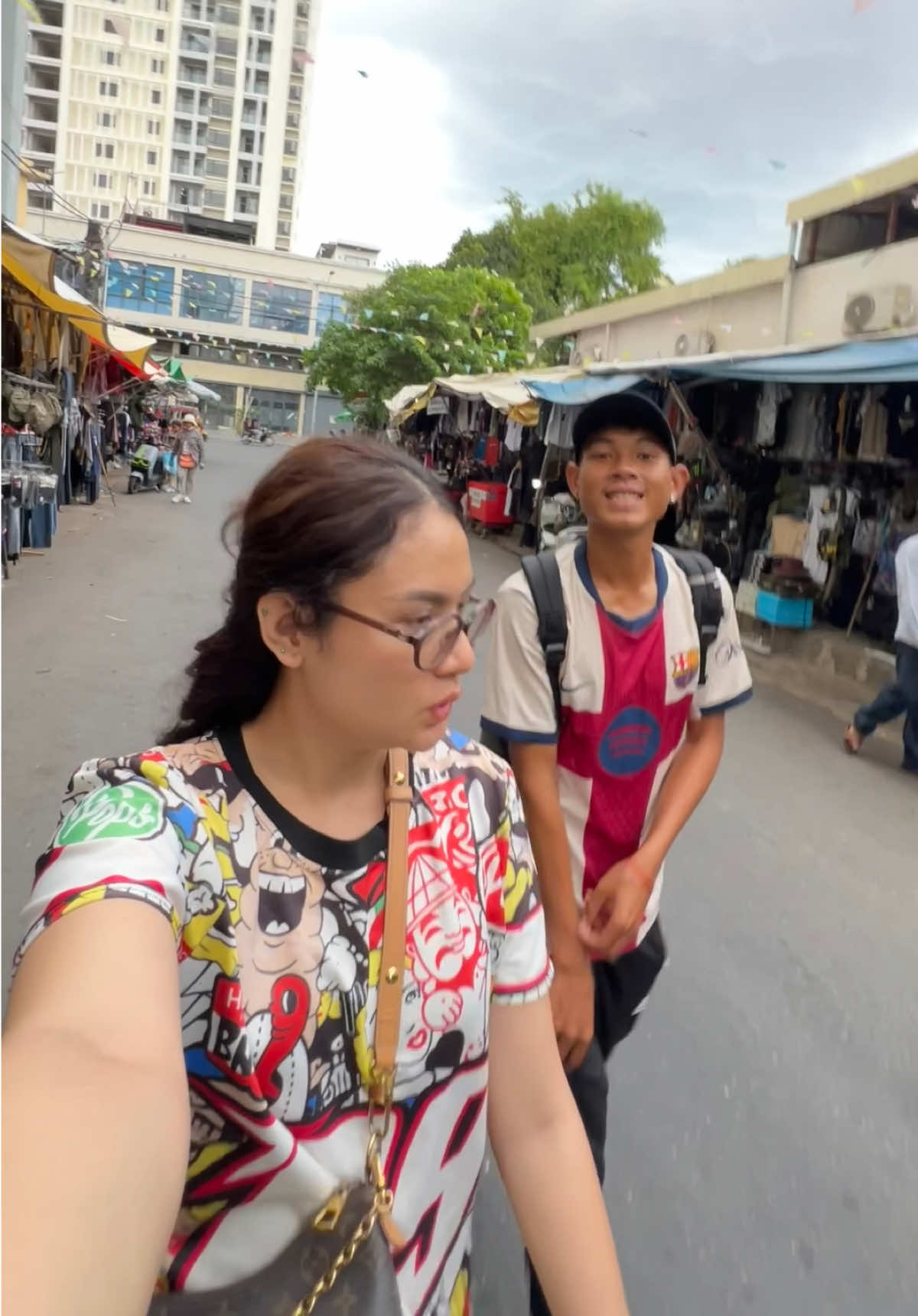 @Srey Lang Salath កាឡយ