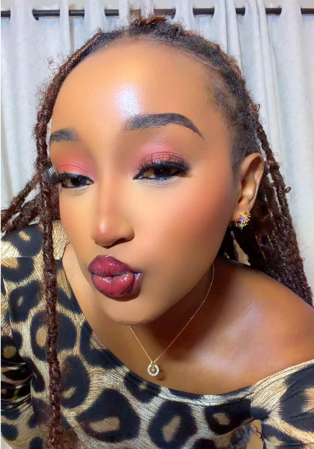@Victoria_wendo🇰🇪