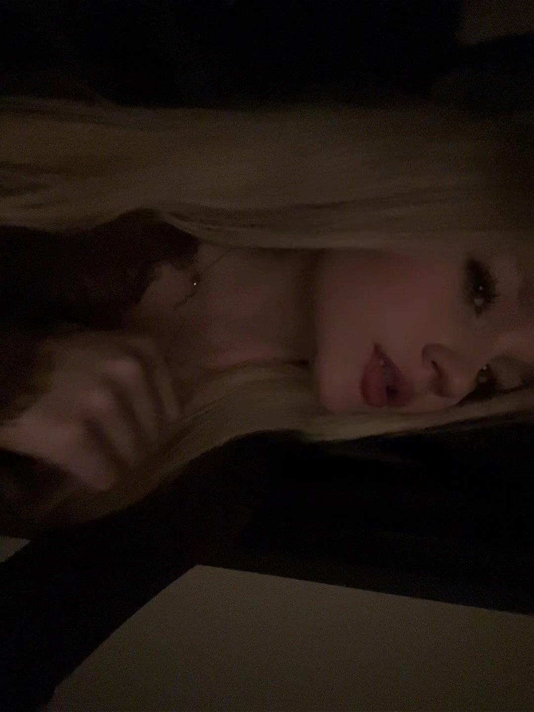@blondinka