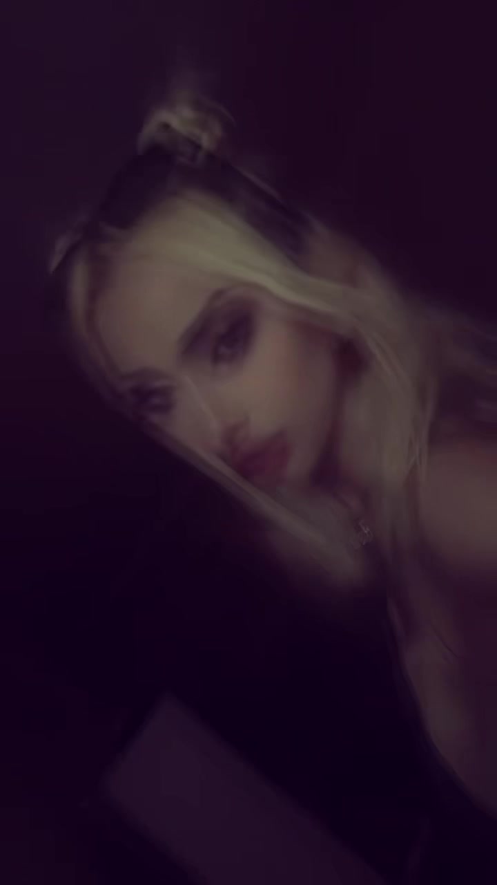 @hell._.ix