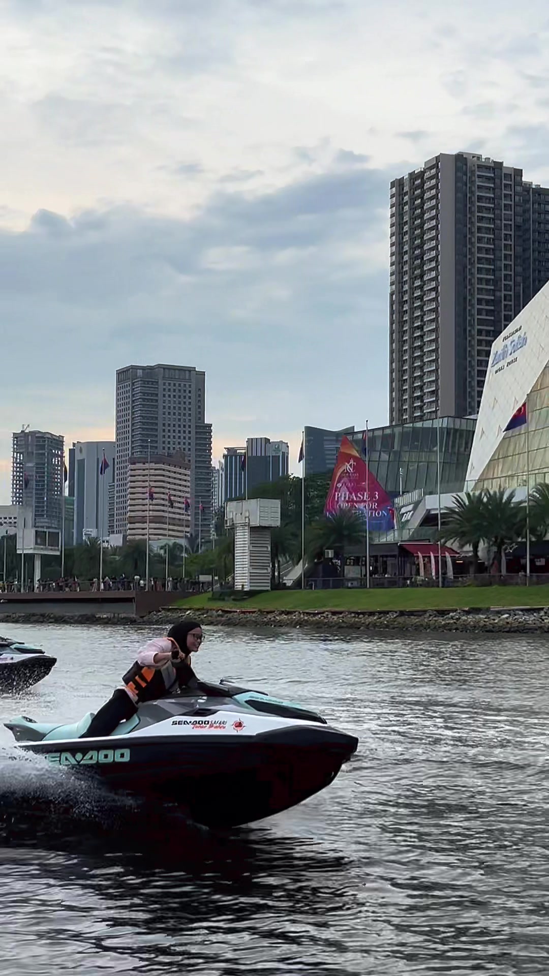 @HAFIZ SEADOO🏄🏻&zwj;♂️