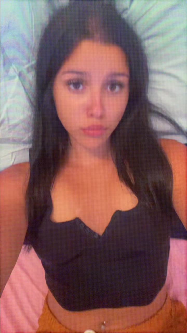 @neeveenica