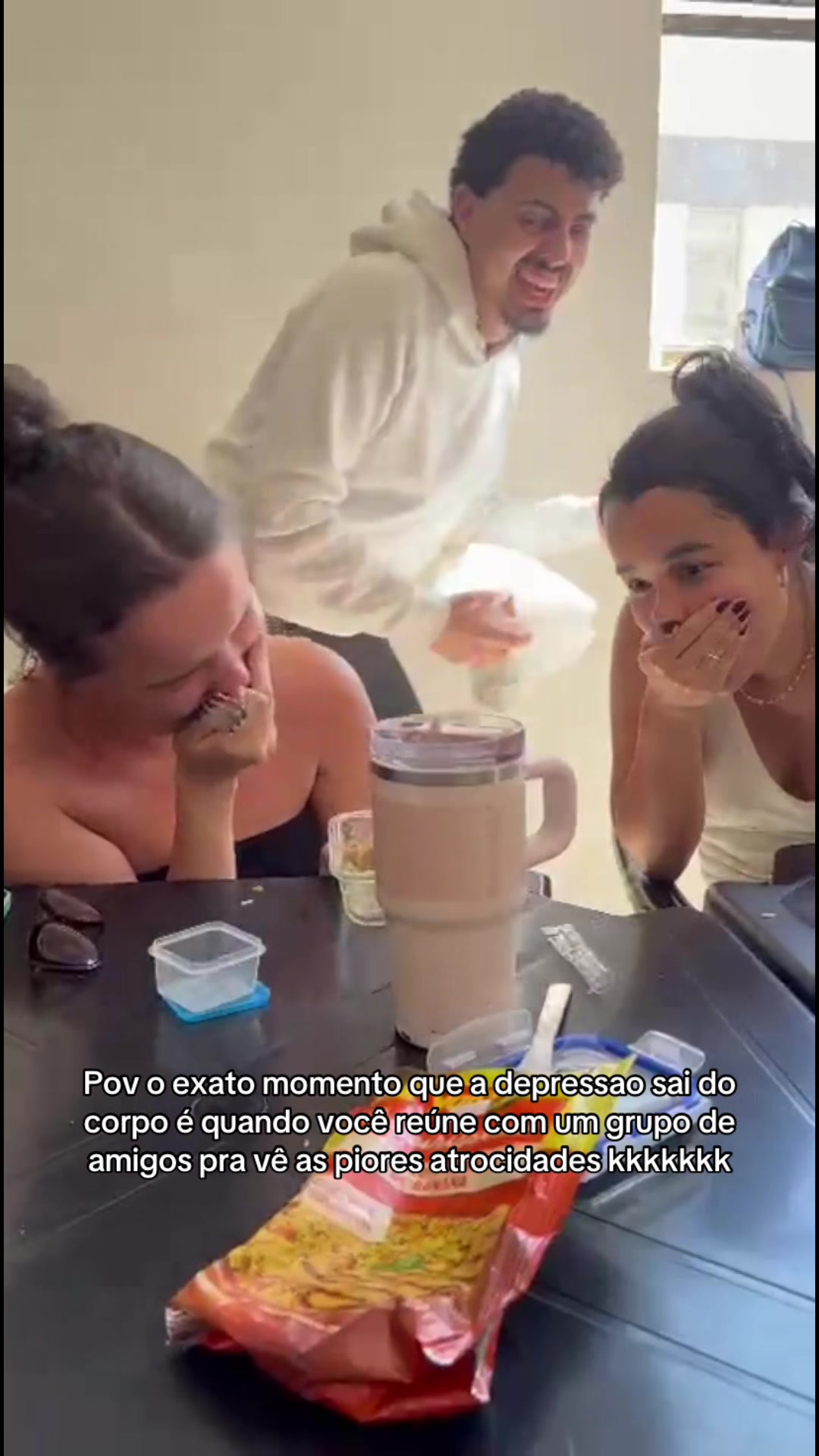 @Aninhacastr