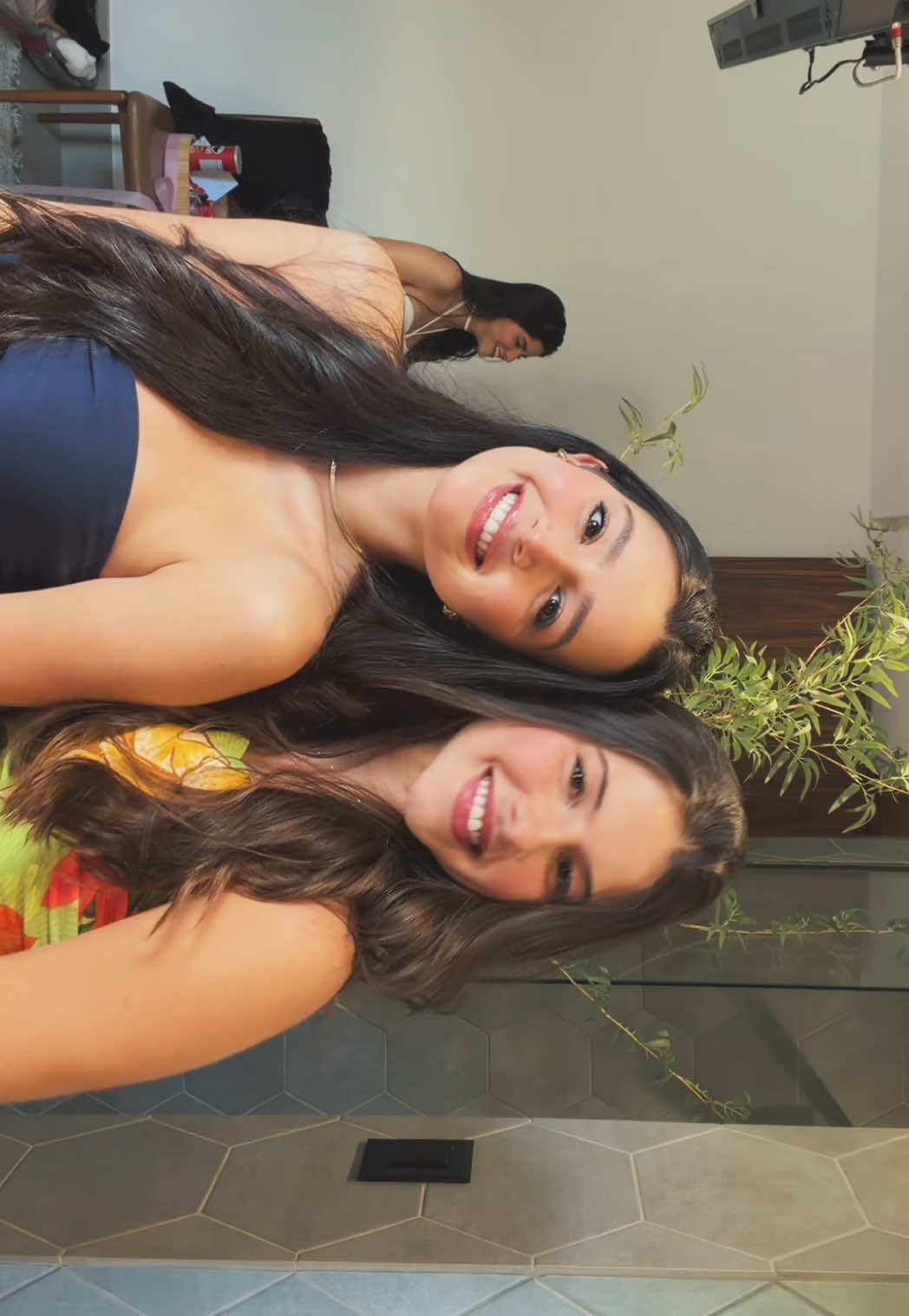 @LARACOSTAAB_