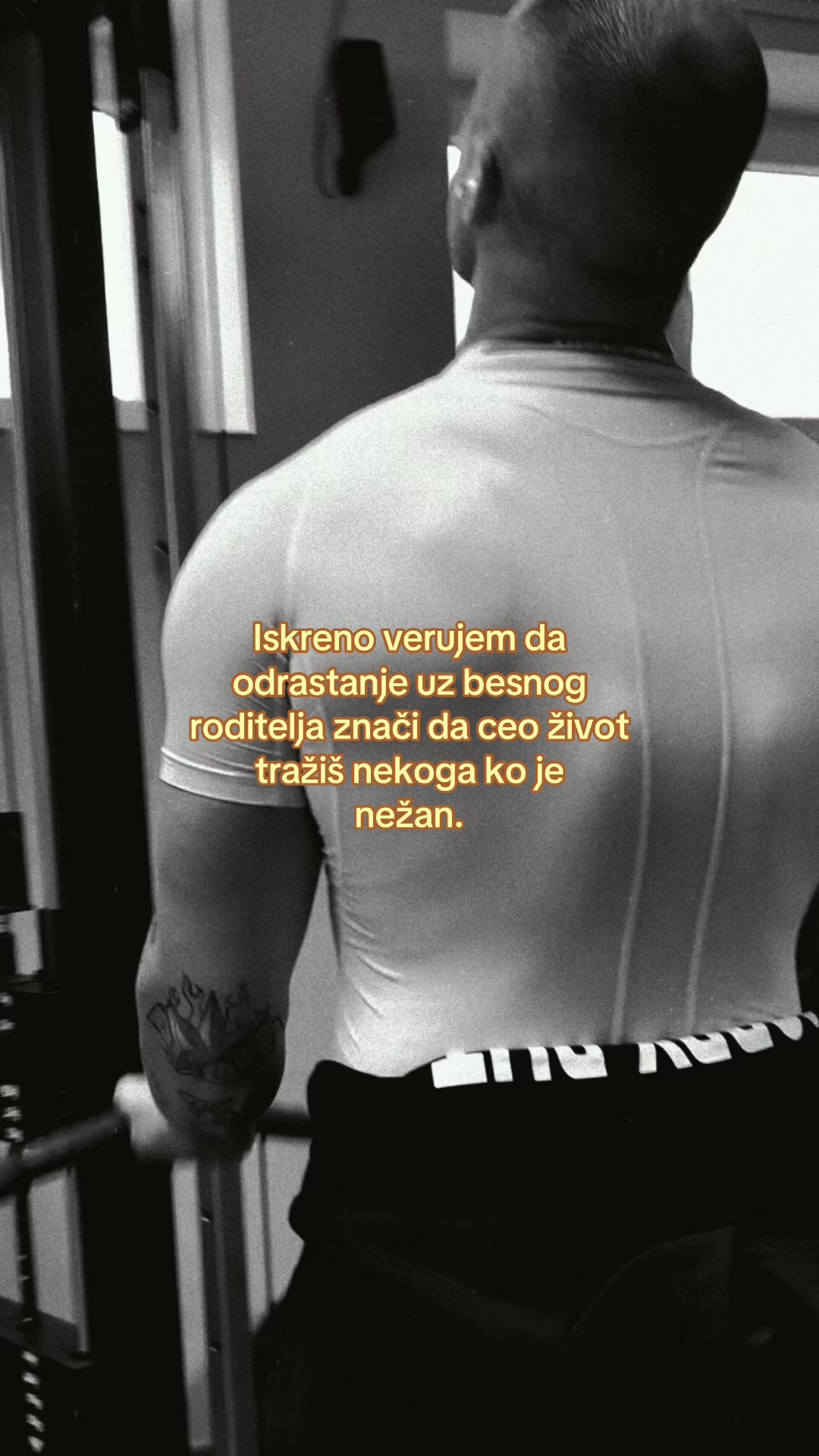 @V U K