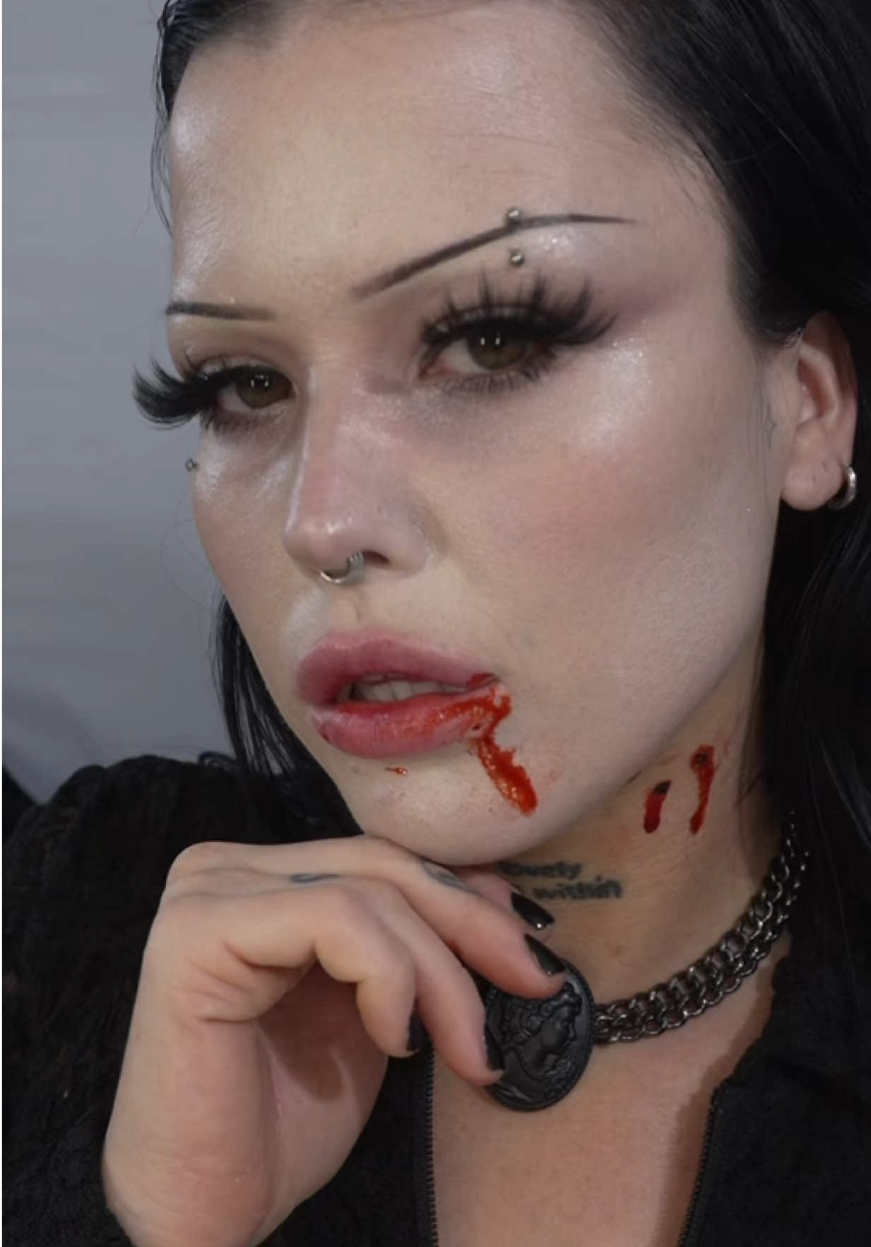 @𝕾𝖆𝖗𝖆𝖍 𝕱𝖊𝖊𝖓𝖆