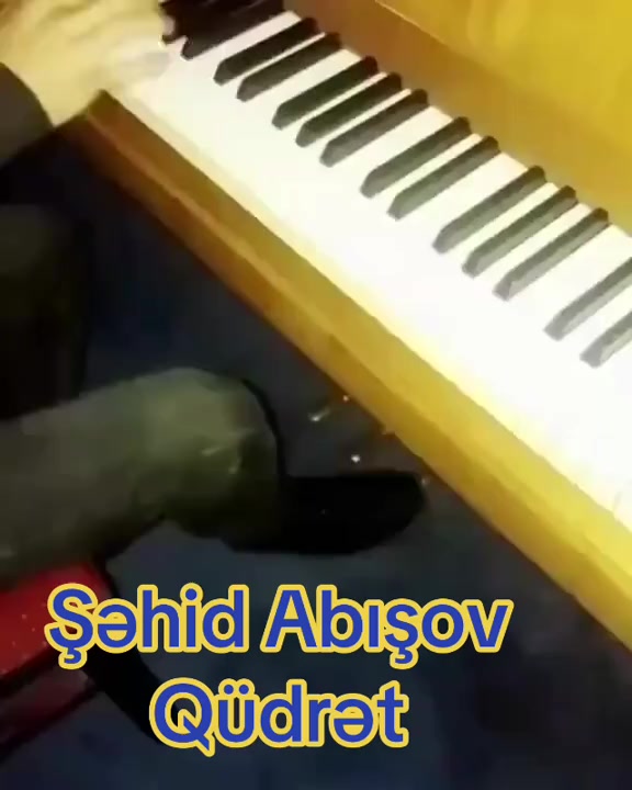 @ŞƏHİDLƏR &Ouml;LMƏZ VƏTƏN B&Ouml;L&Uuml;NMƏZ