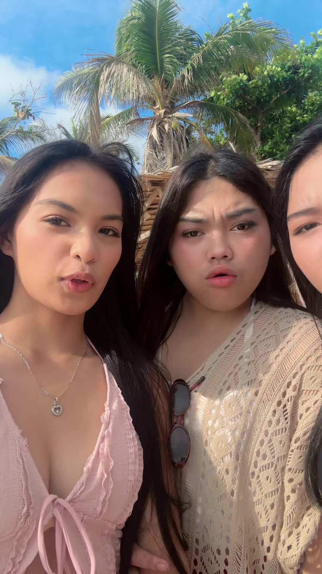 @Ella Dakz