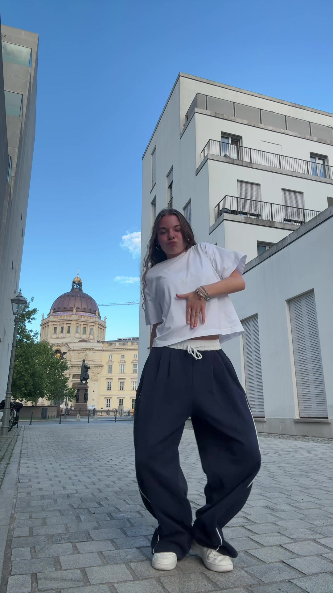 @𝐋𝐚𝐯𝐢𝐧𝐢𝐚