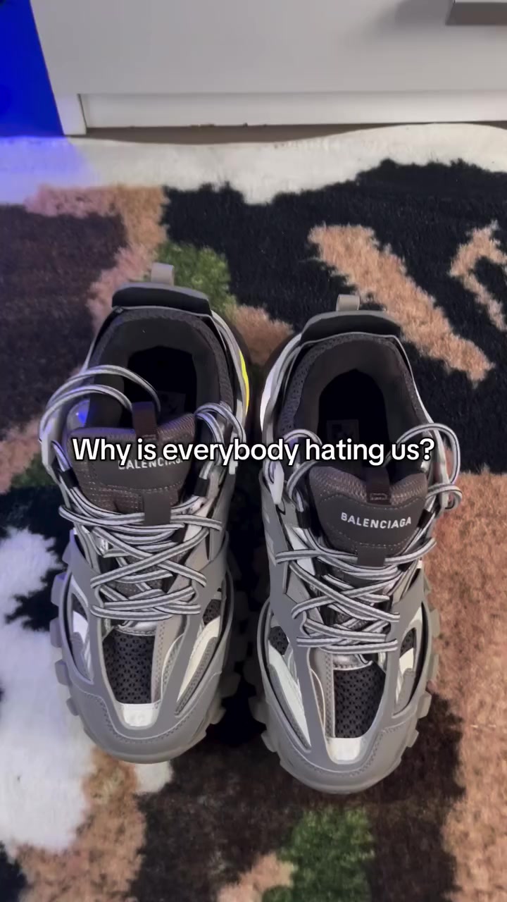 @♤𝐃𝐈𝐀𝐕𝐎𝐋𝐎⭐