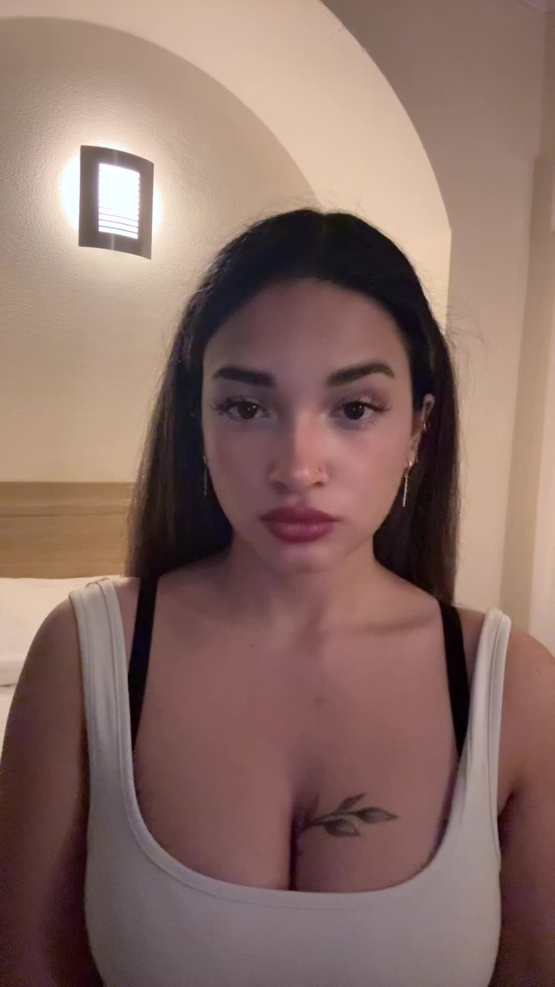 @aynaz.live2