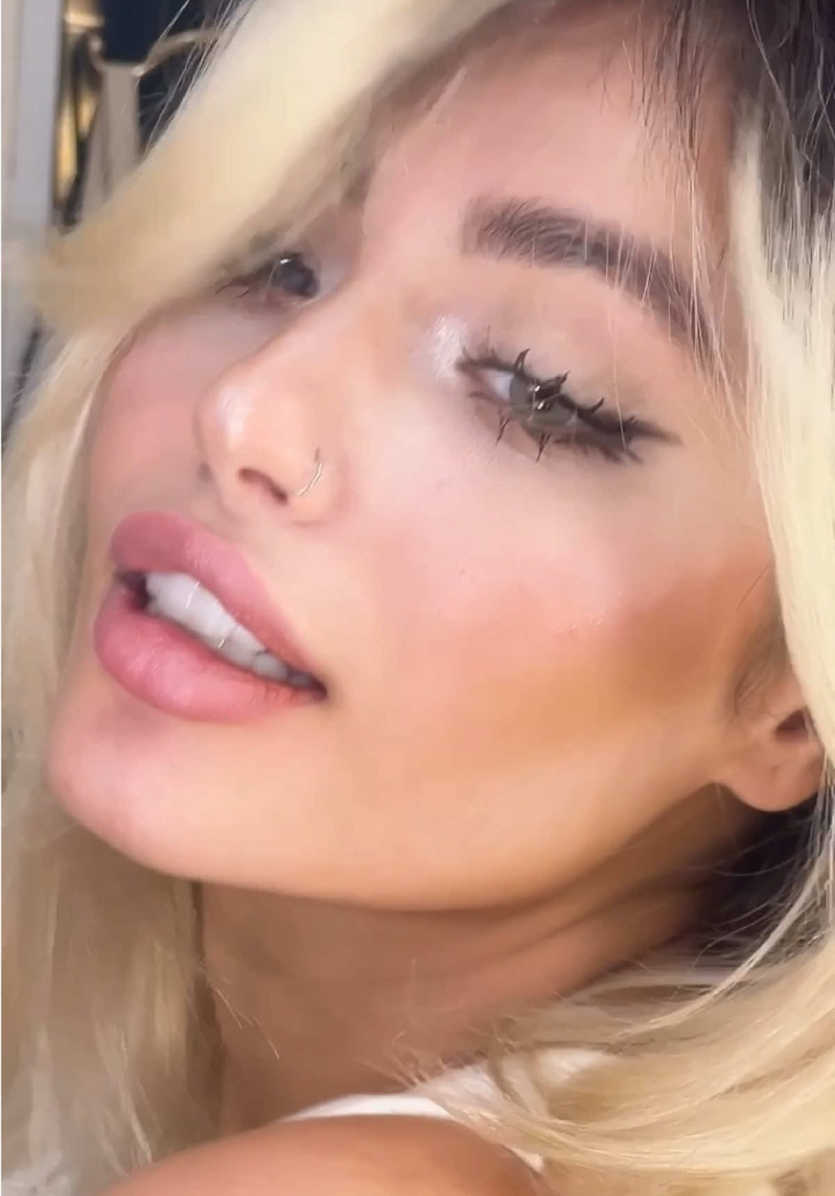 @rozhstorm