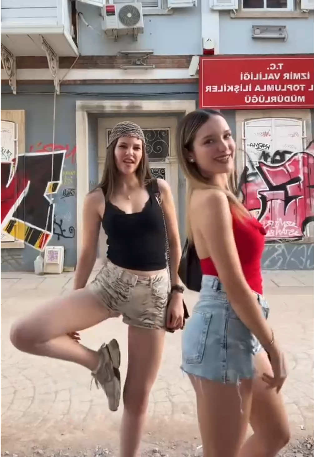 @Su