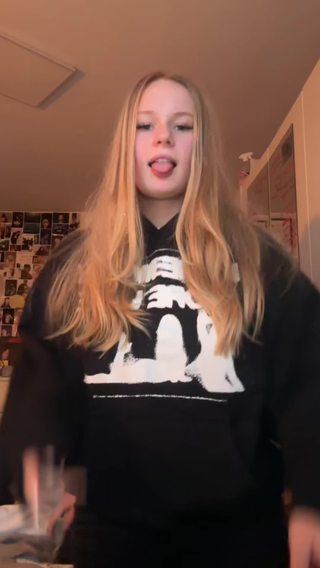 @wuff
