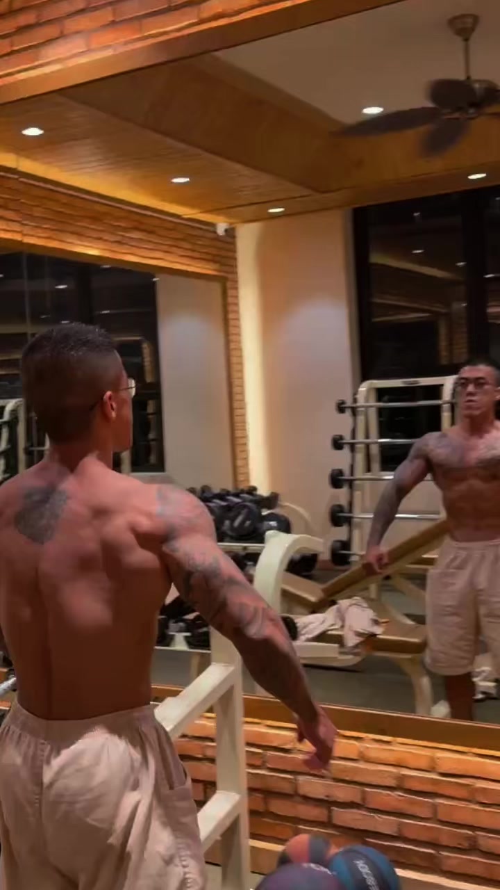 @IFBB PRO BEN ANH