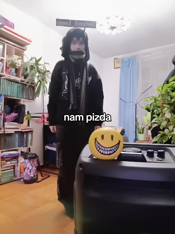@Эрен😨ム@