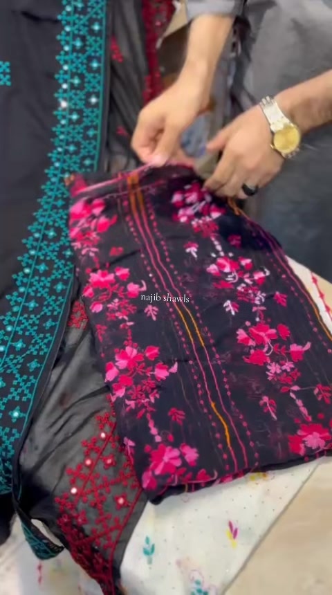 @Najeeb pashmina shawl centre
