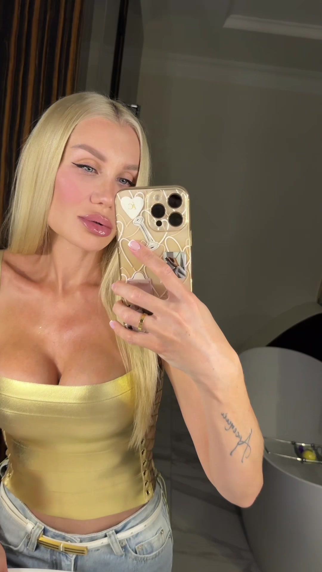 @Анастасия