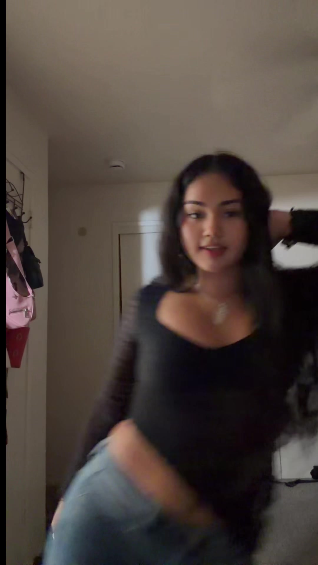 @AnnieFlores