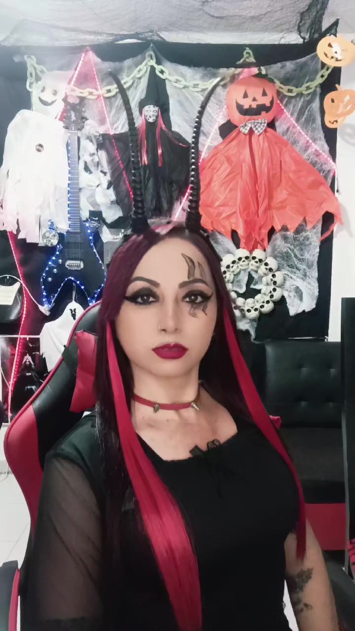 @🎸MARYROCKMETAL 🦇🤘 ☁️🐺
