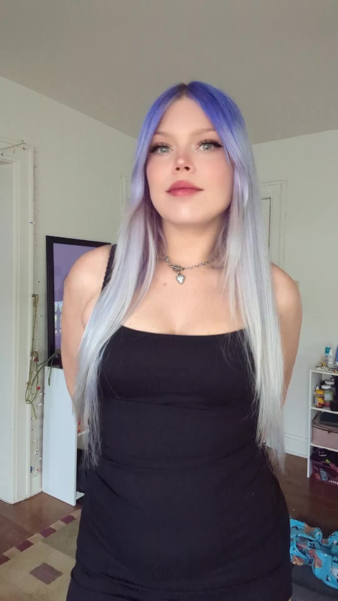 @irlWaifuGoddess