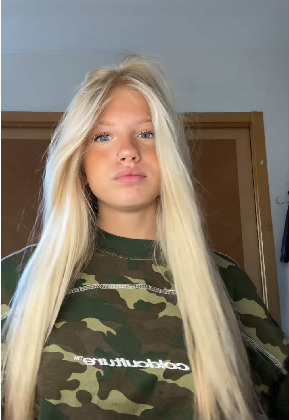 @vi
