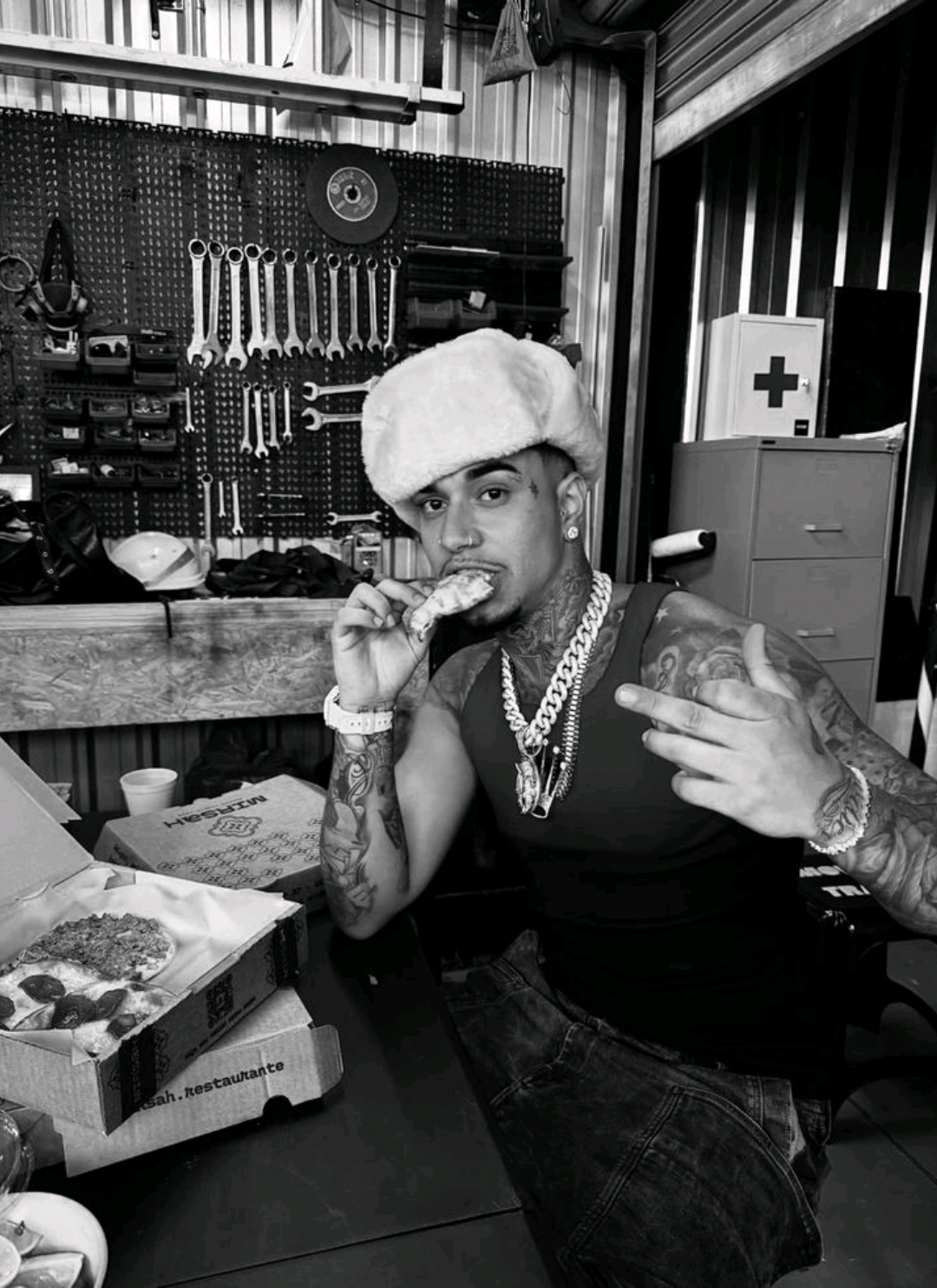 @️