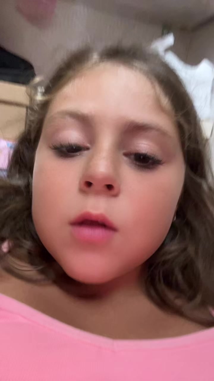 @angela_molly