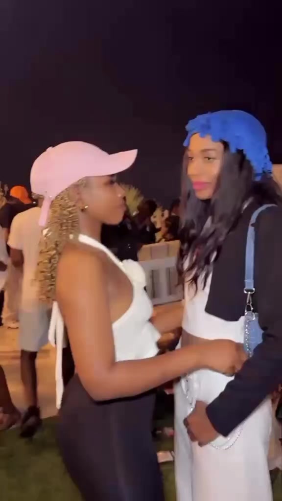 @debie256_official🩷