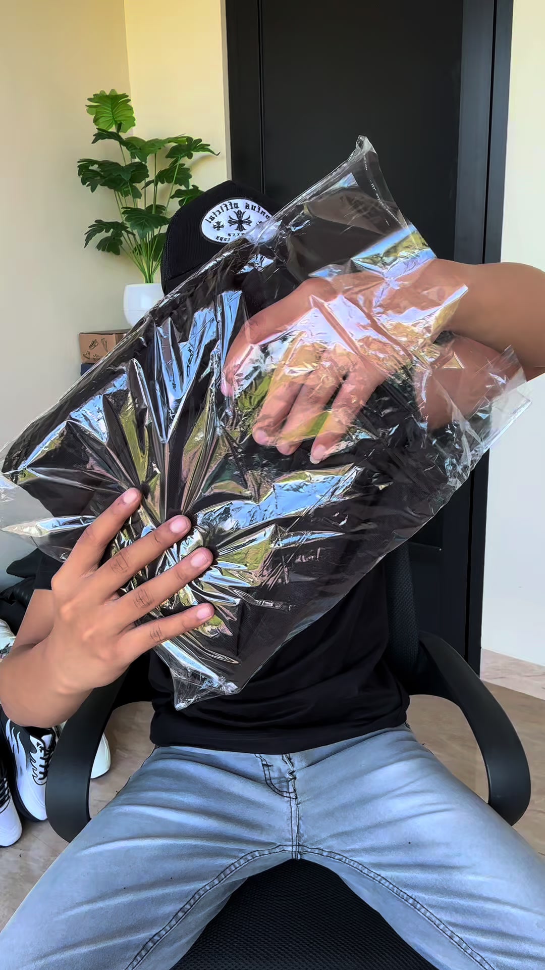@𝘼𝙛𝙛𝙨𝙝𝙤𝙥_