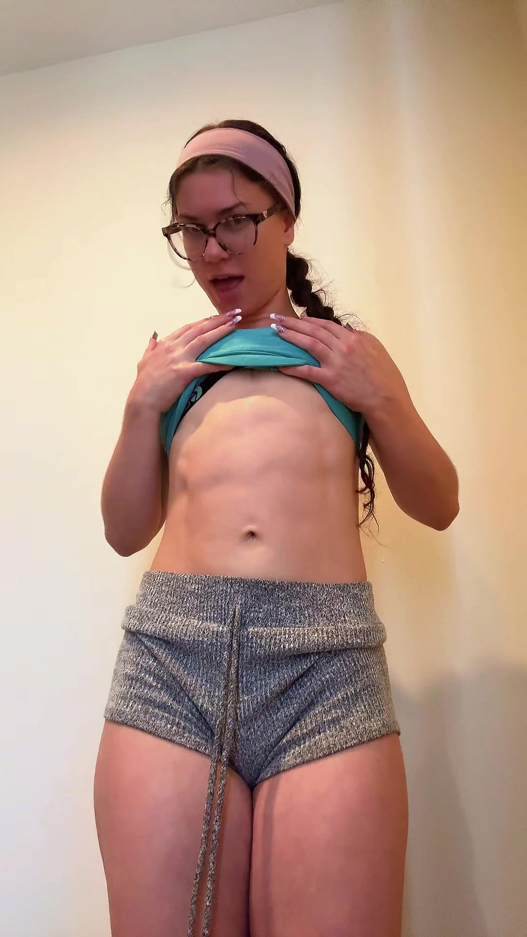 @whodoesshethinksheis111