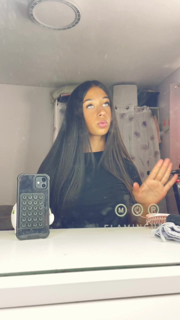@𝐒𝐀𝐊𝐄𝐄𝐍𝐀🥥