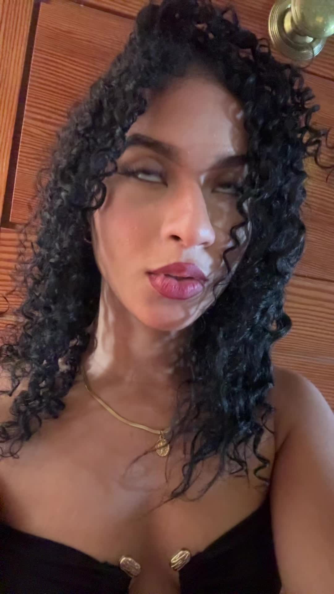 @Zurelys