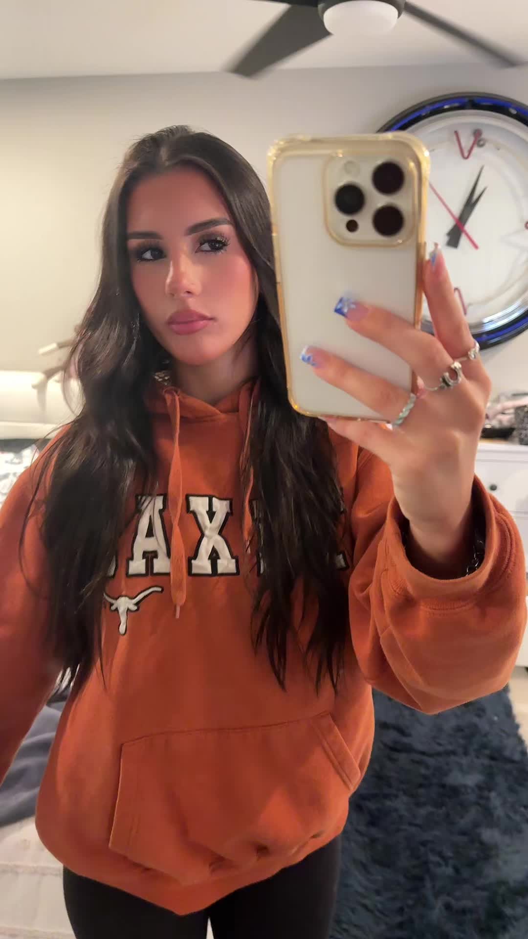 @b🍒