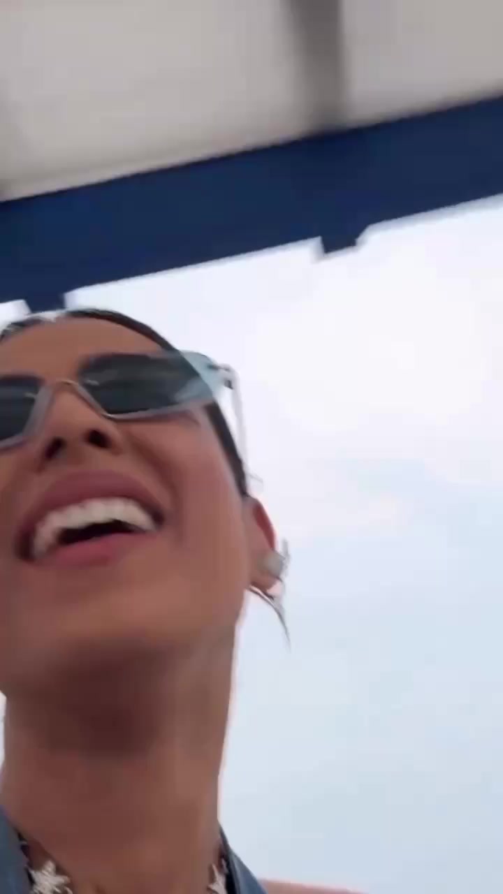 @nia Sharma