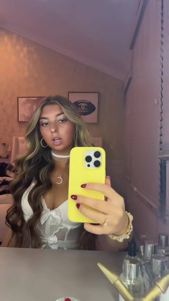 @Izzy Starr⭐️