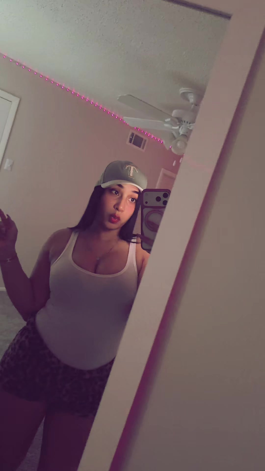 @𝑹 𝑶 𝑺 𝑺 𝐈👩🏻